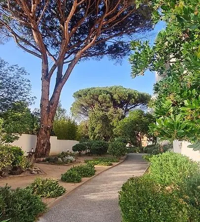 T3, 2ch, Classé 3,parking Gratuit Sur Place à 600m De La Plage, Des Commerces ,du Port Proche St Tropez Cavalaire-sur-Mer